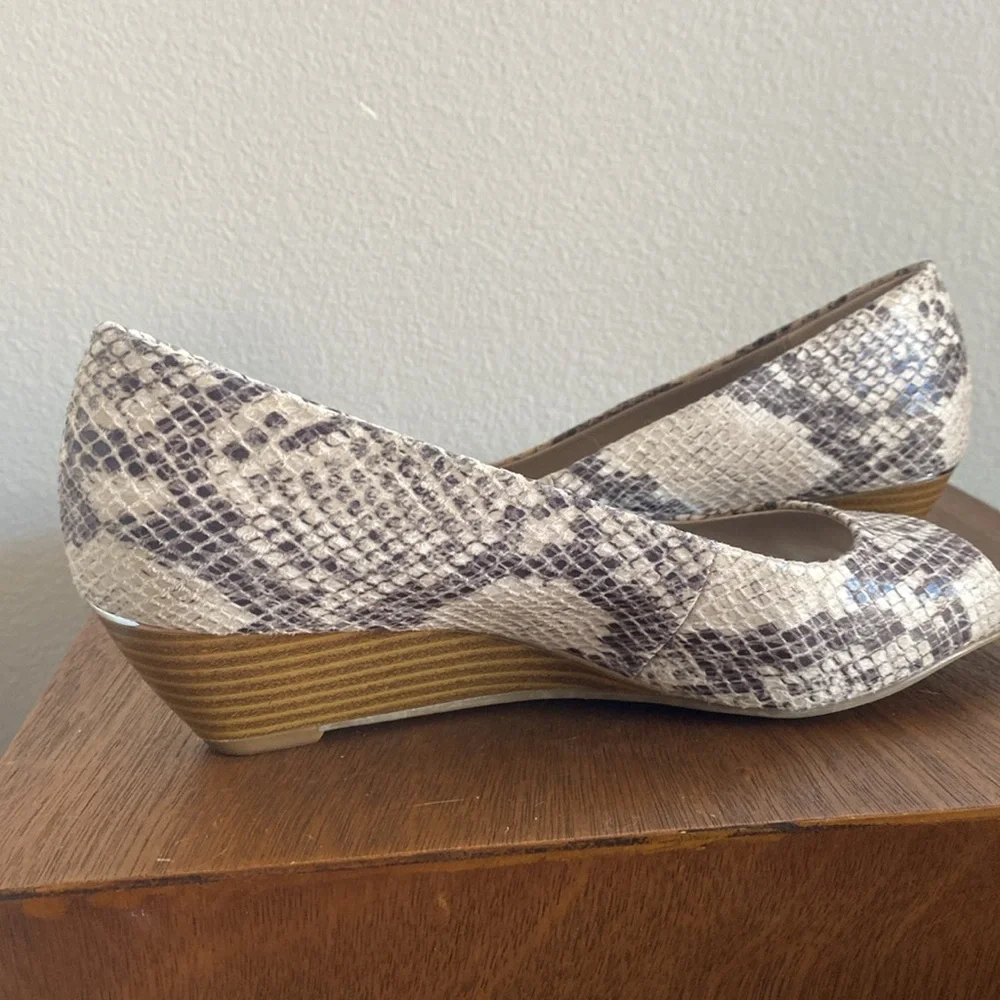 Alfani Step n Flex Snakeskin Open-toed Small Wedge Heel, Women’s 7M